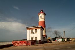 Accra;-Ghana;-Jamestown;-lighthouse;-Jamestown-lighthouse;-tower;-keepers-house;-stone;-architecture;-architectural-detail;-colonial-architecture;-colonial-heritage;-Gold-Coast;-West-Africa;-Gulf-of-Guinea;-historic-district;-fishing-community;-seafront;-documentary-photography;-architectural-photography;-Kaleidos;-Kaleidos-images;-La-parole-à-limage;-Stories-Pictures;-Tarek-Charara